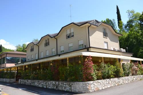 Roè Volciano Italie Code réduction Booking.com hôtels